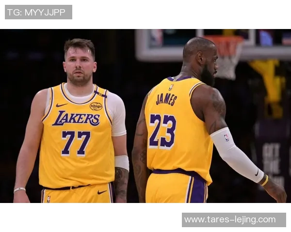 湖人两点有前进，东契奇该留意一事！艾顿该夸，雷迪克该弃用一人